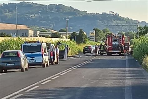 ragazza morta pesaro|Non si ferma allalt e travolge unaltra auto: due vittime